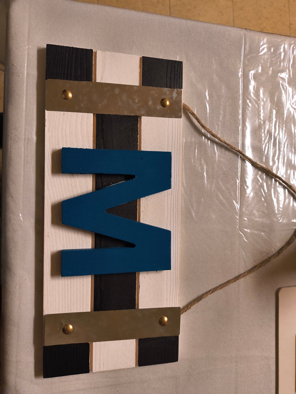 Doing a very simple but elegant, nice modern sign for inside or outside the home!